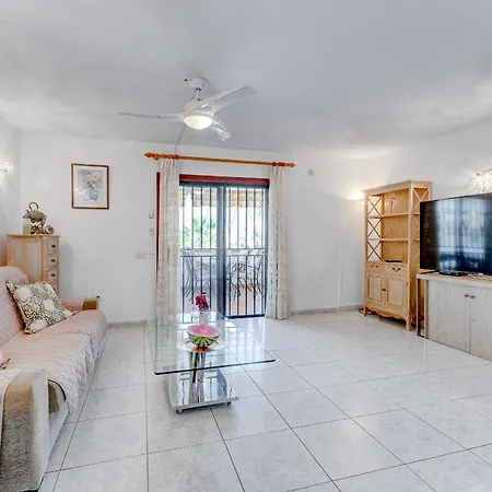 With Pool View לוס כריסטיאנוס