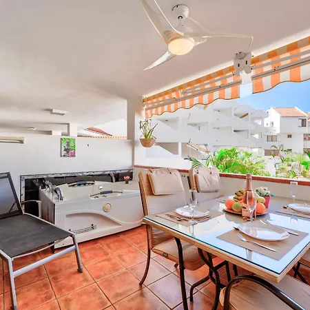 With Pool View Apartment *