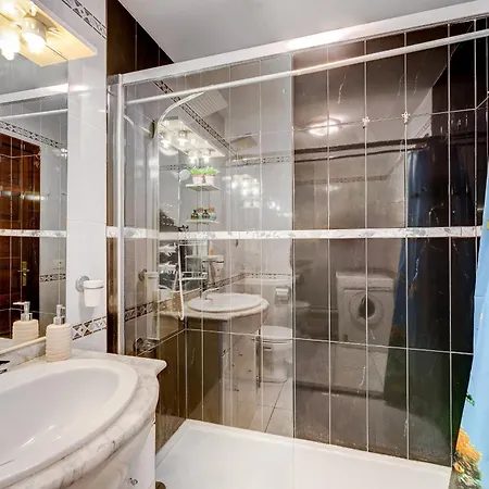 Apartment With Pool View *